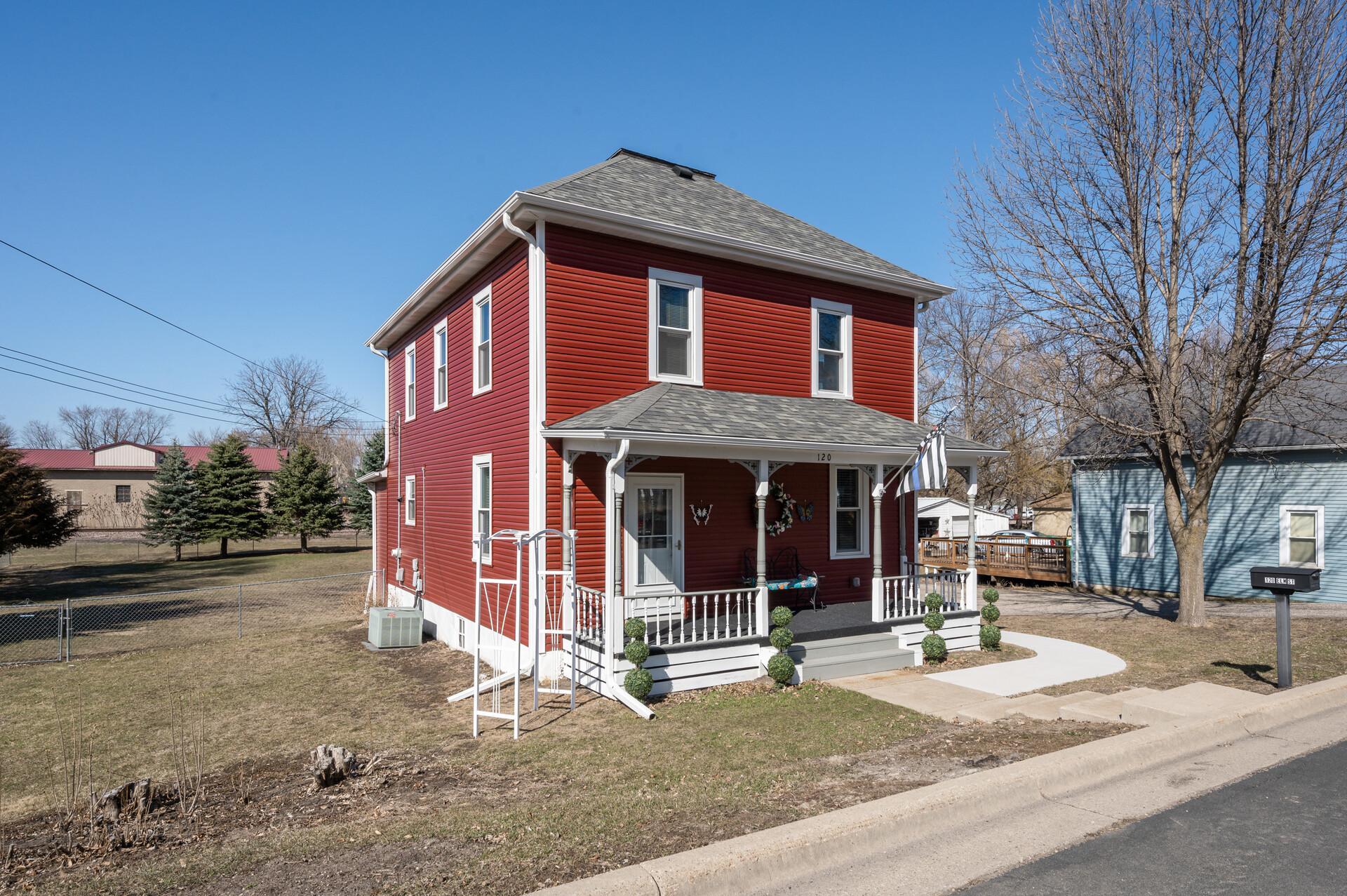 120 Elm Street E