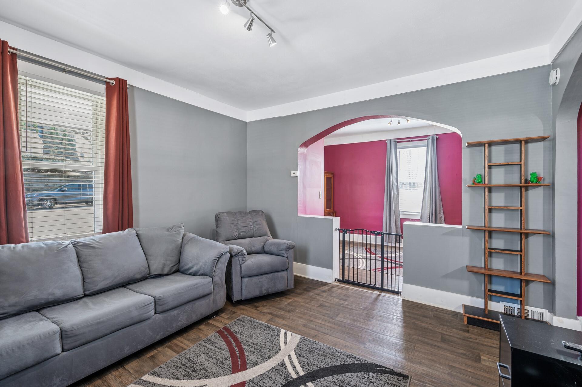 120 Elm Street E