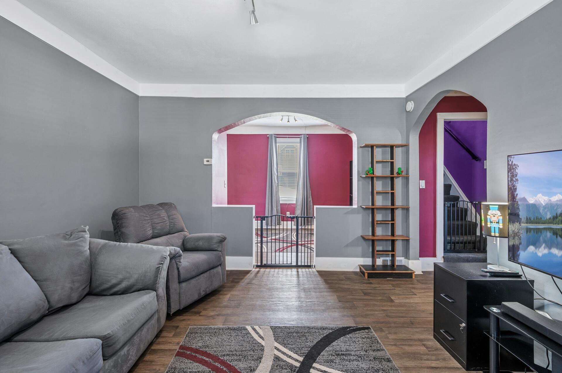 120 Elm Street E