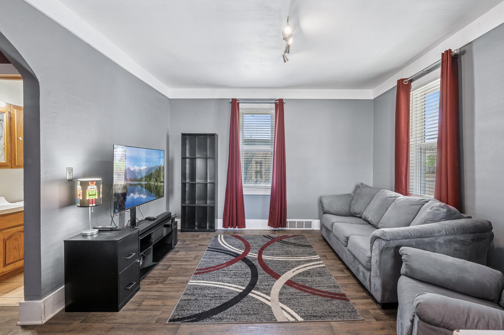 120 Elm Street E