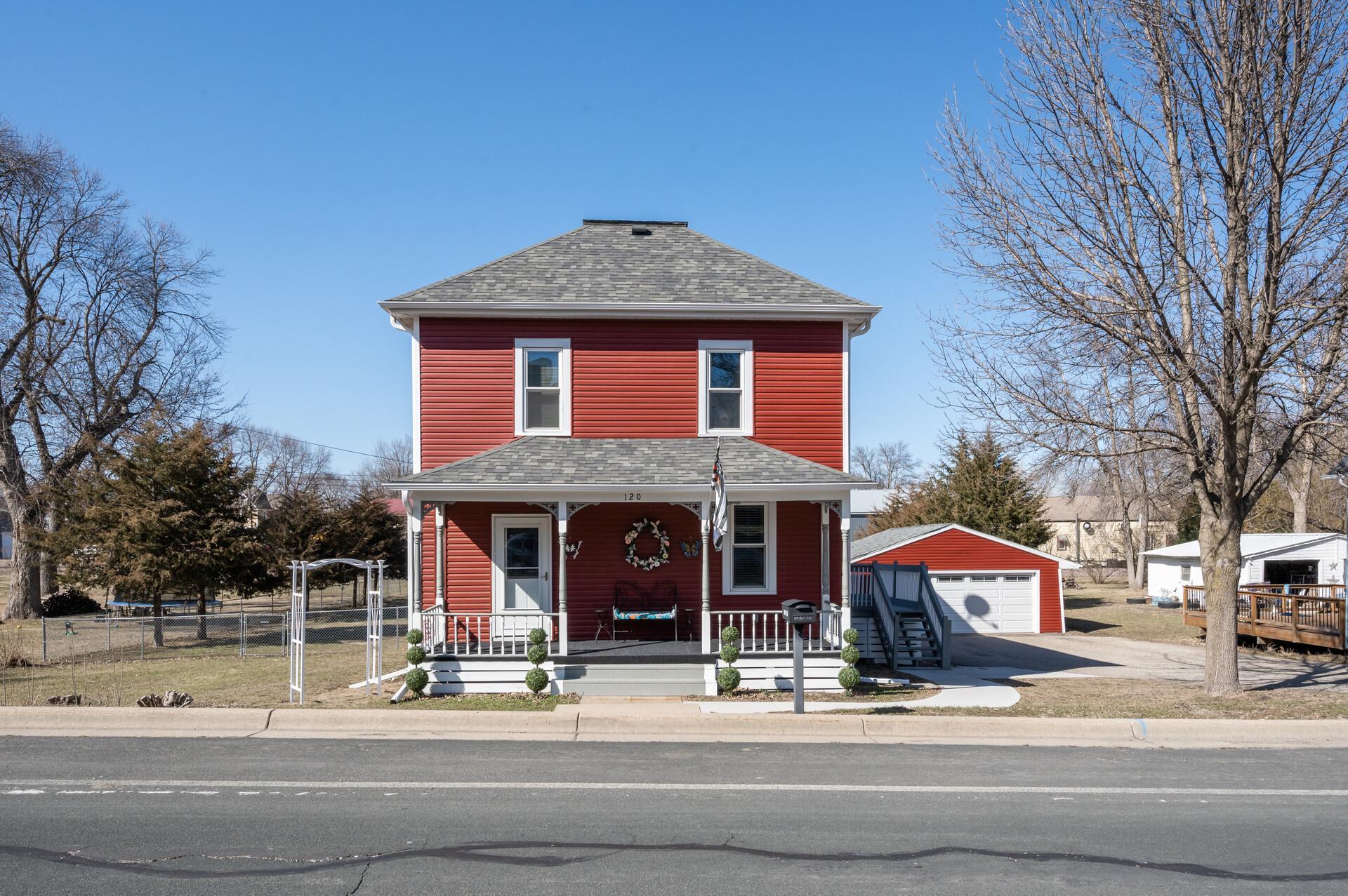 120 Elm Street E