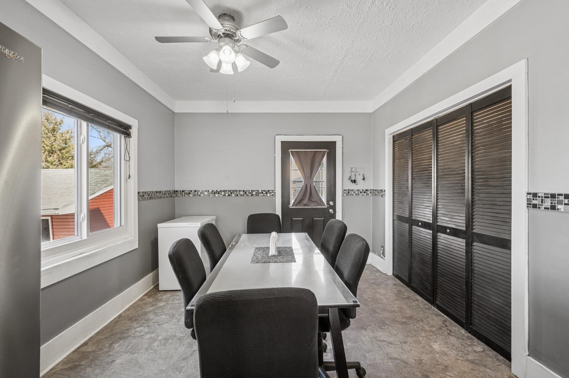120 Elm Street E