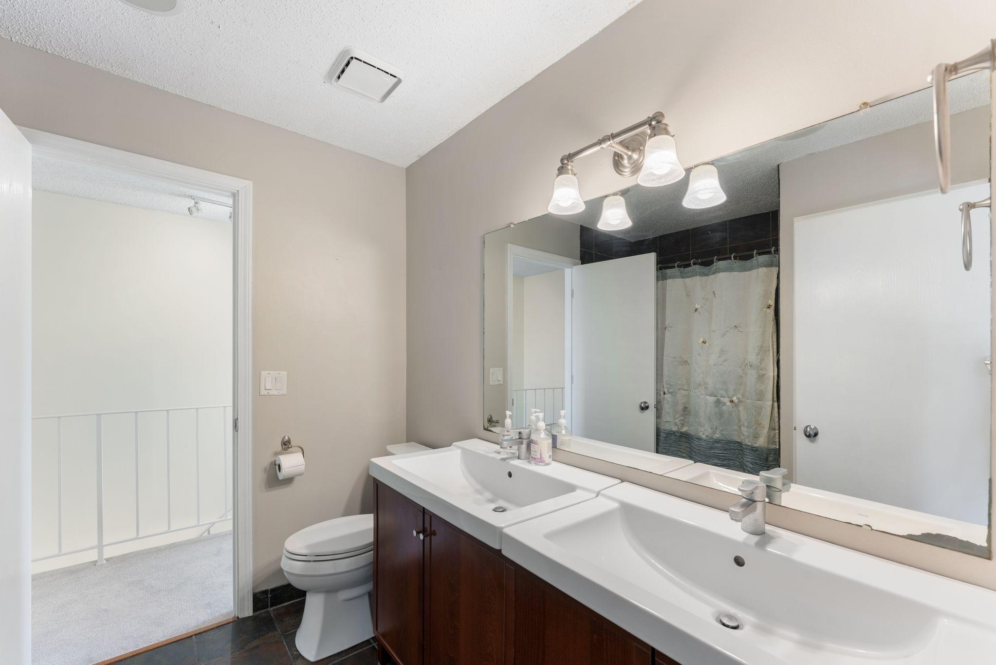 5426 Sanibel Drive
