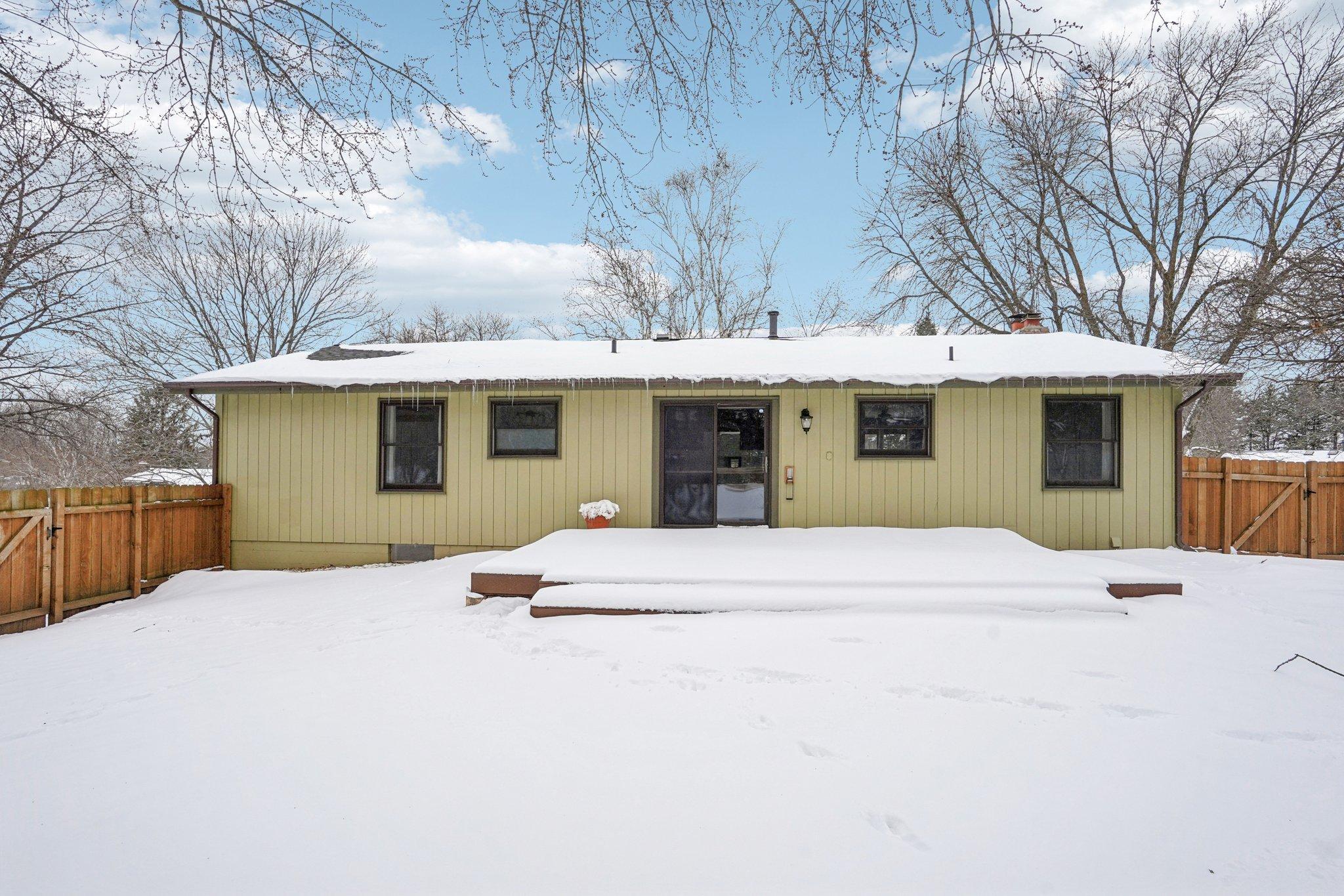 3109 Red Oak Circle N