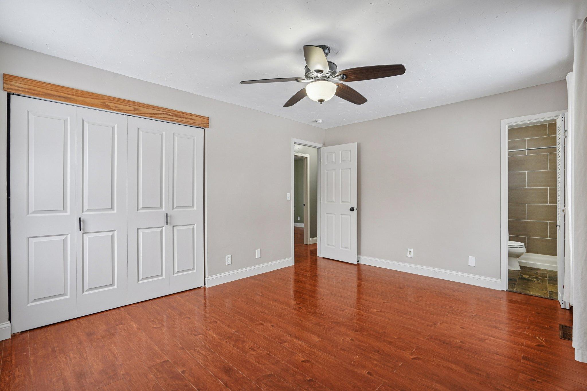 3109 Red Oak Circle N