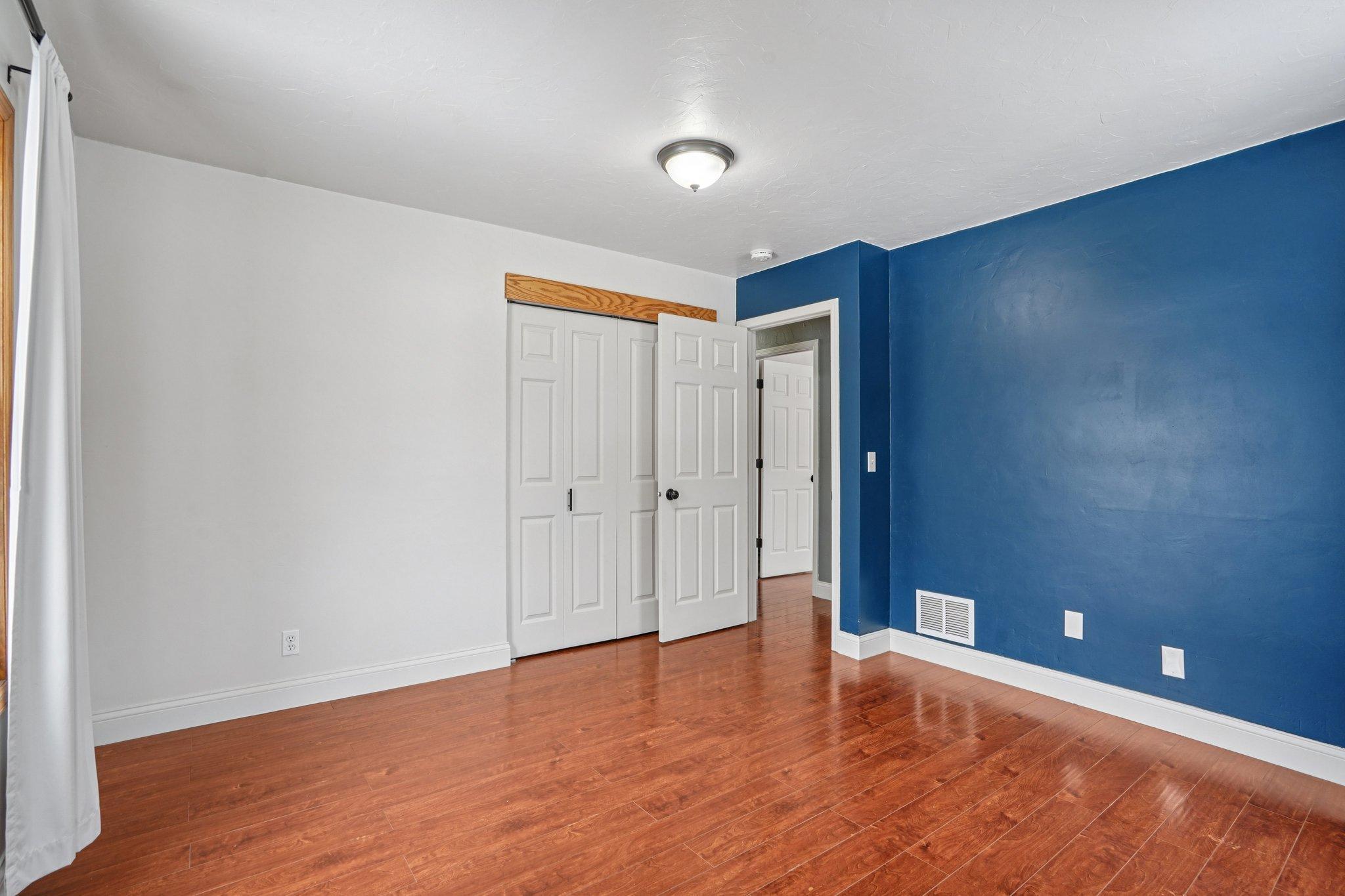 3109 Red Oak Circle N