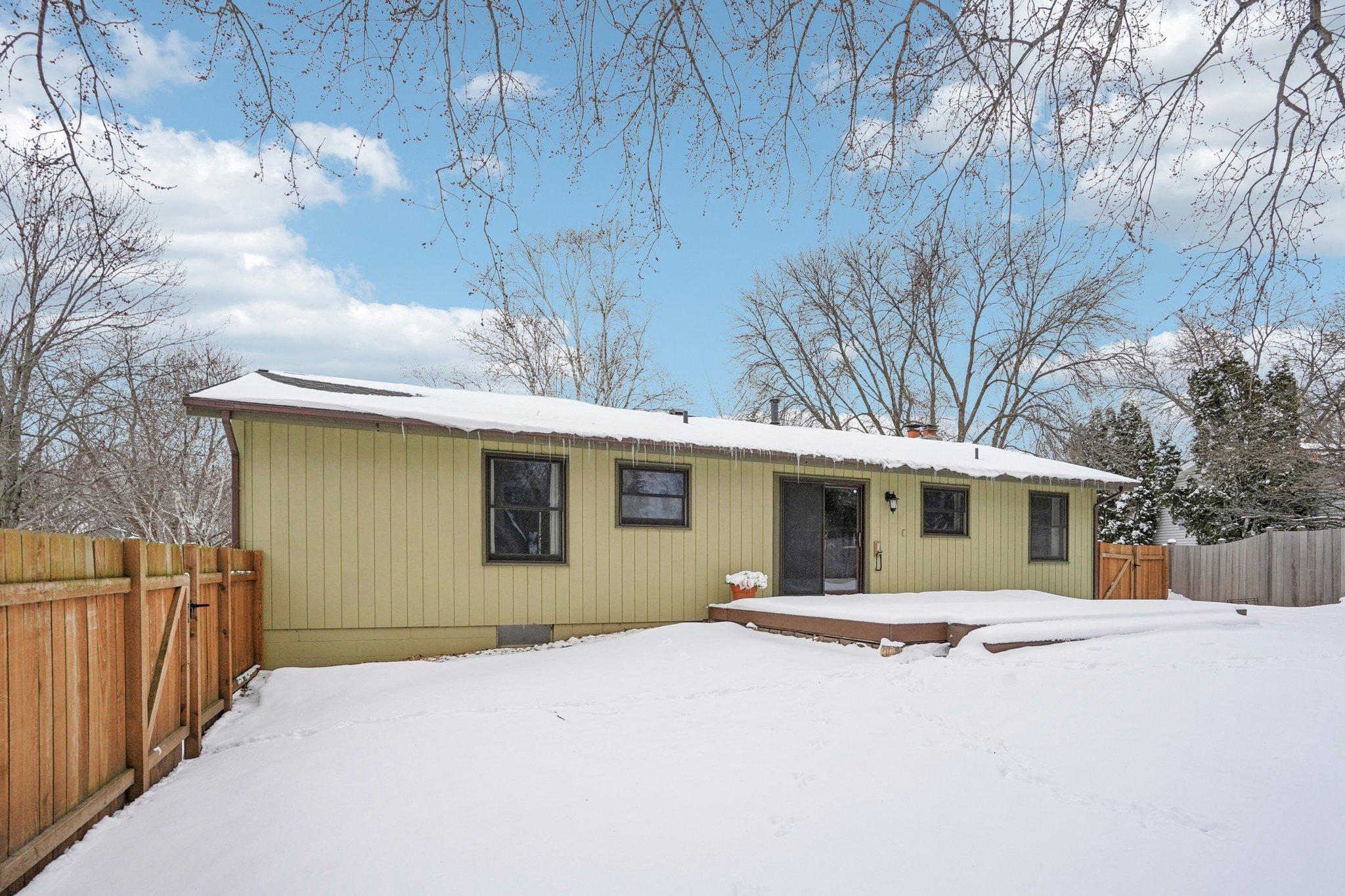 3109 Red Oak Circle N