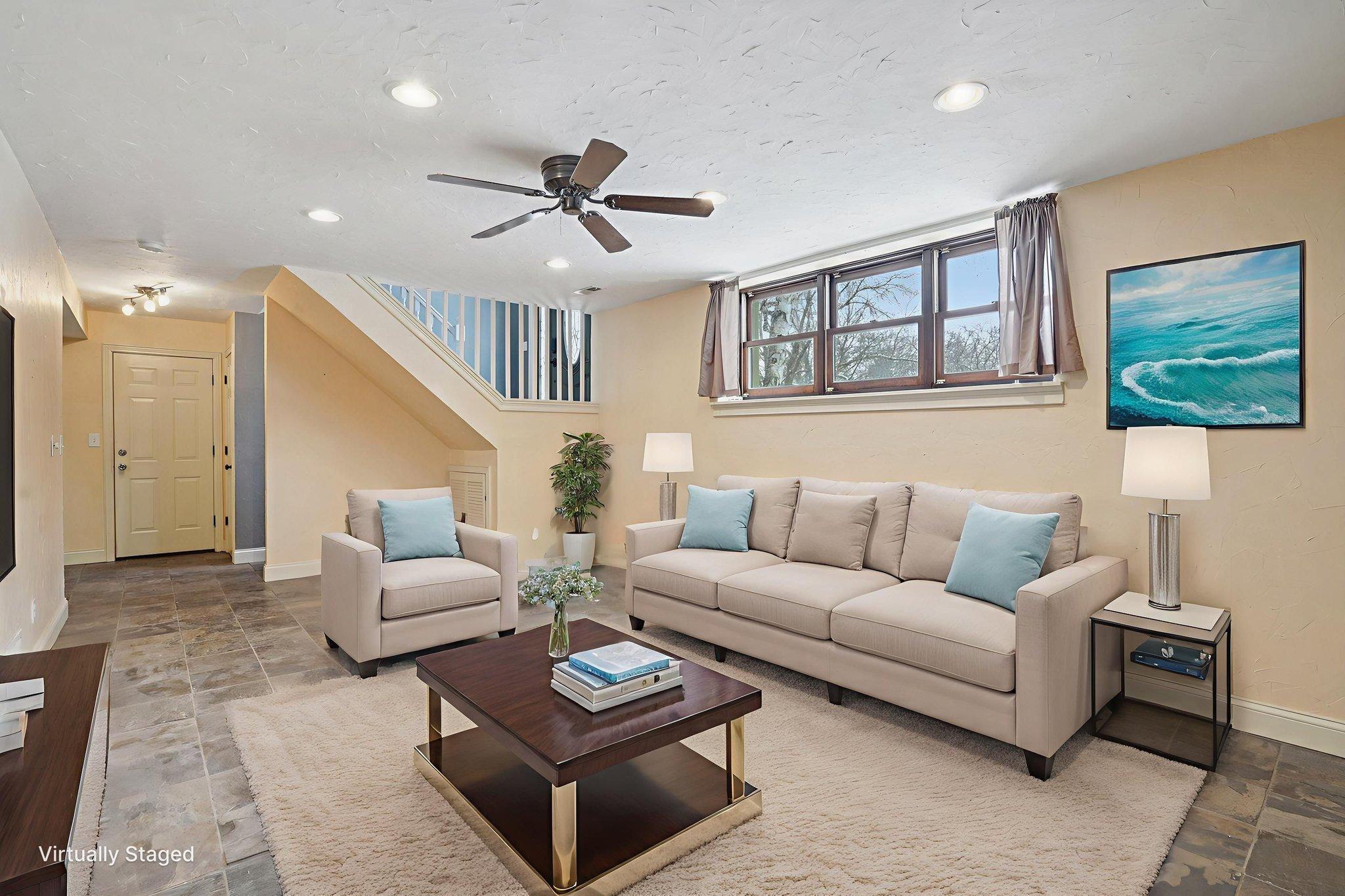 3109 Red Oak Circle N