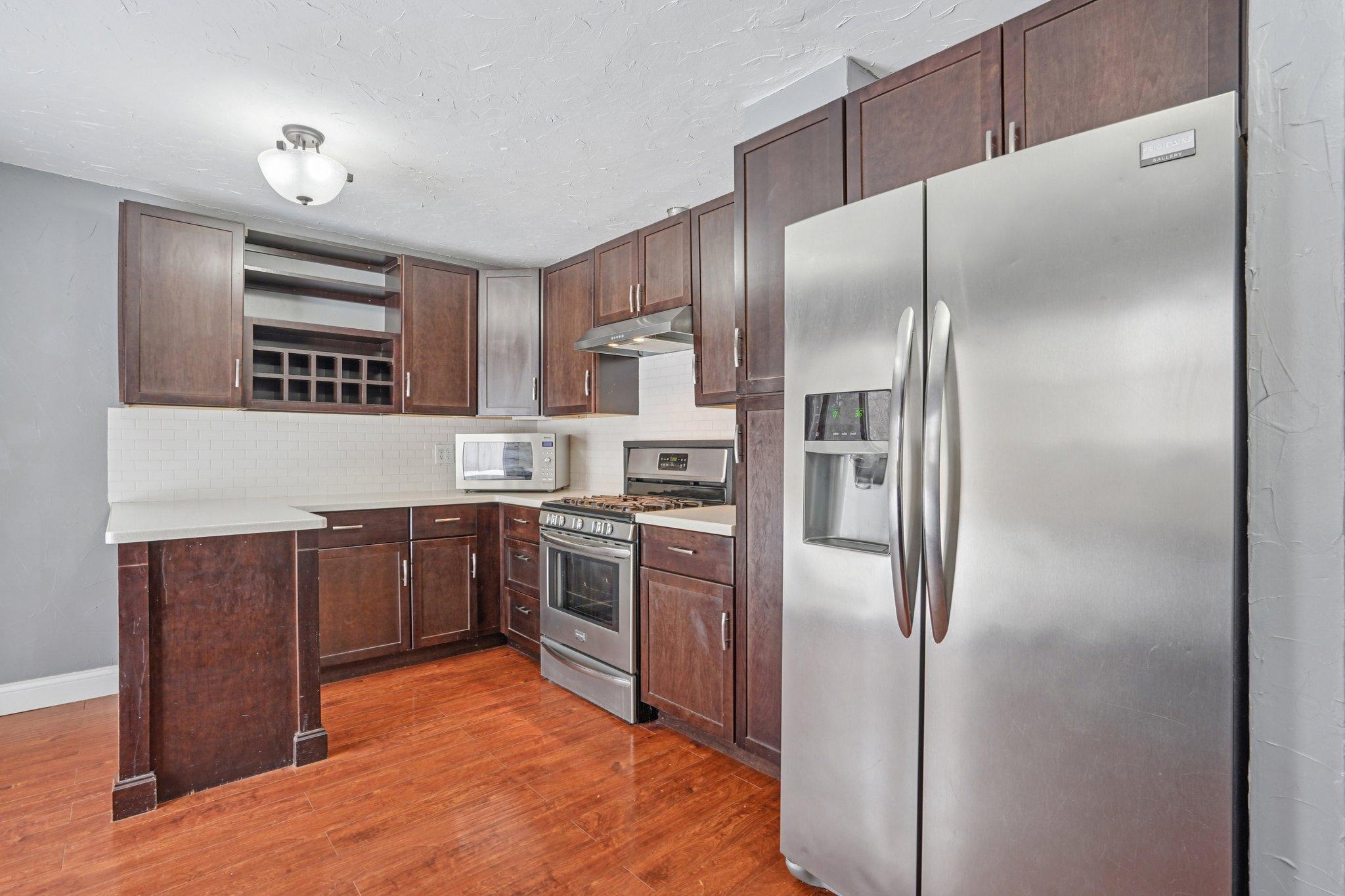 3109 Red Oak Circle N