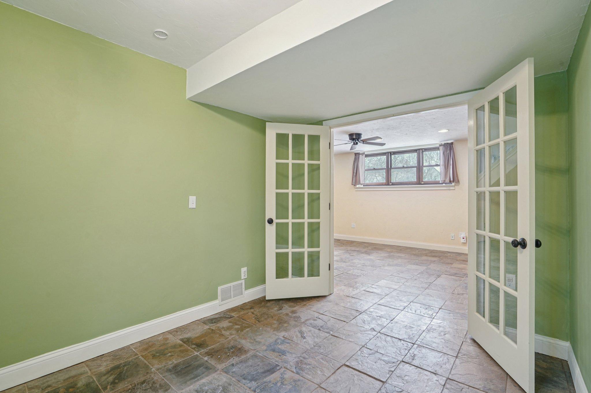 3109 Red Oak Circle N