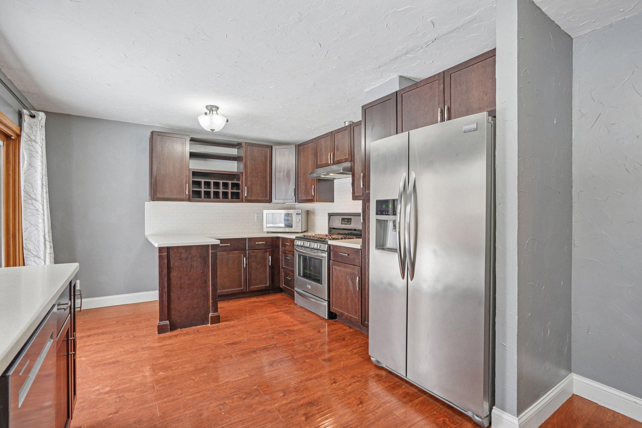 3109 Red Oak Circle N