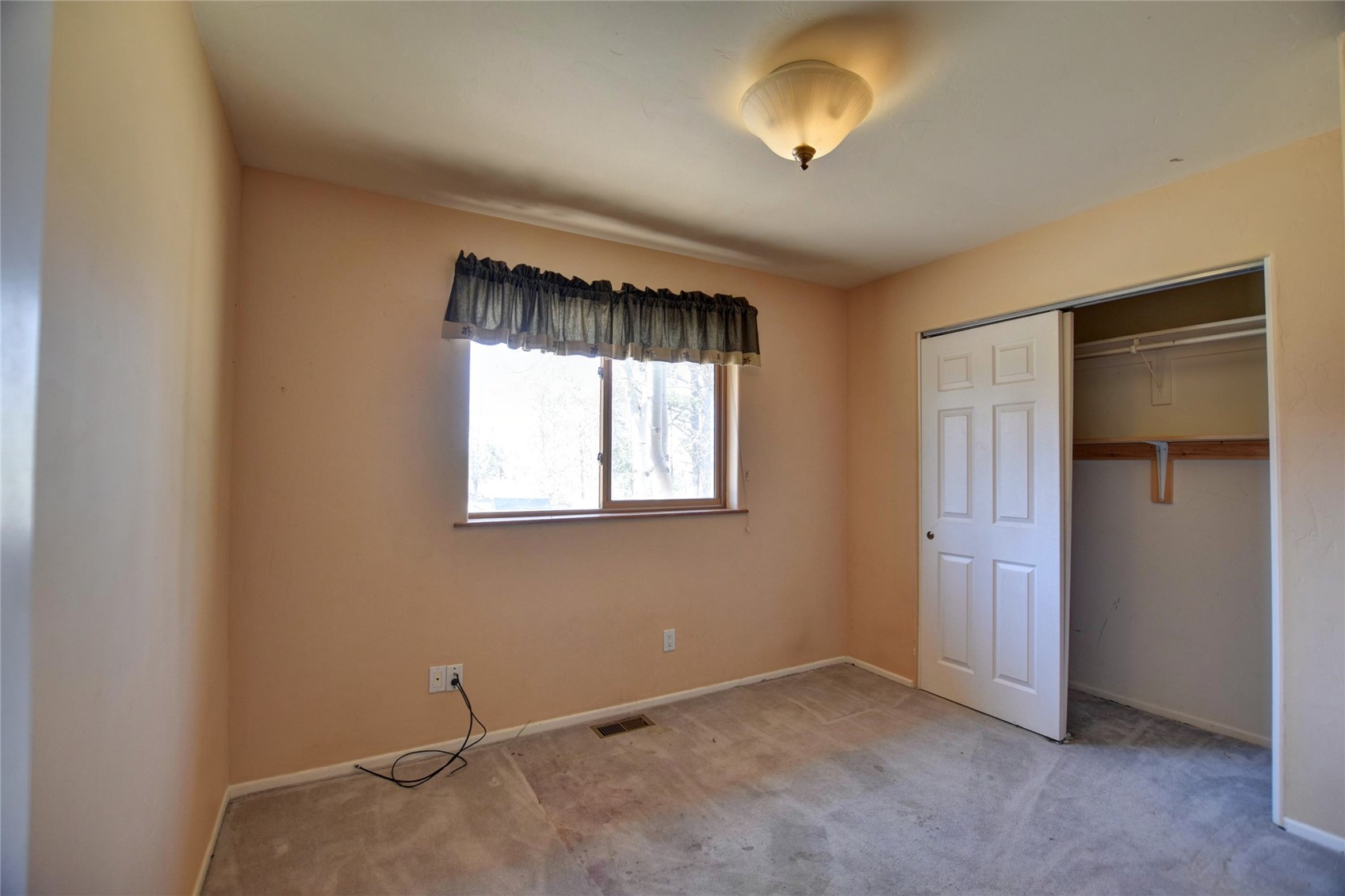 744 Santana TRAIL