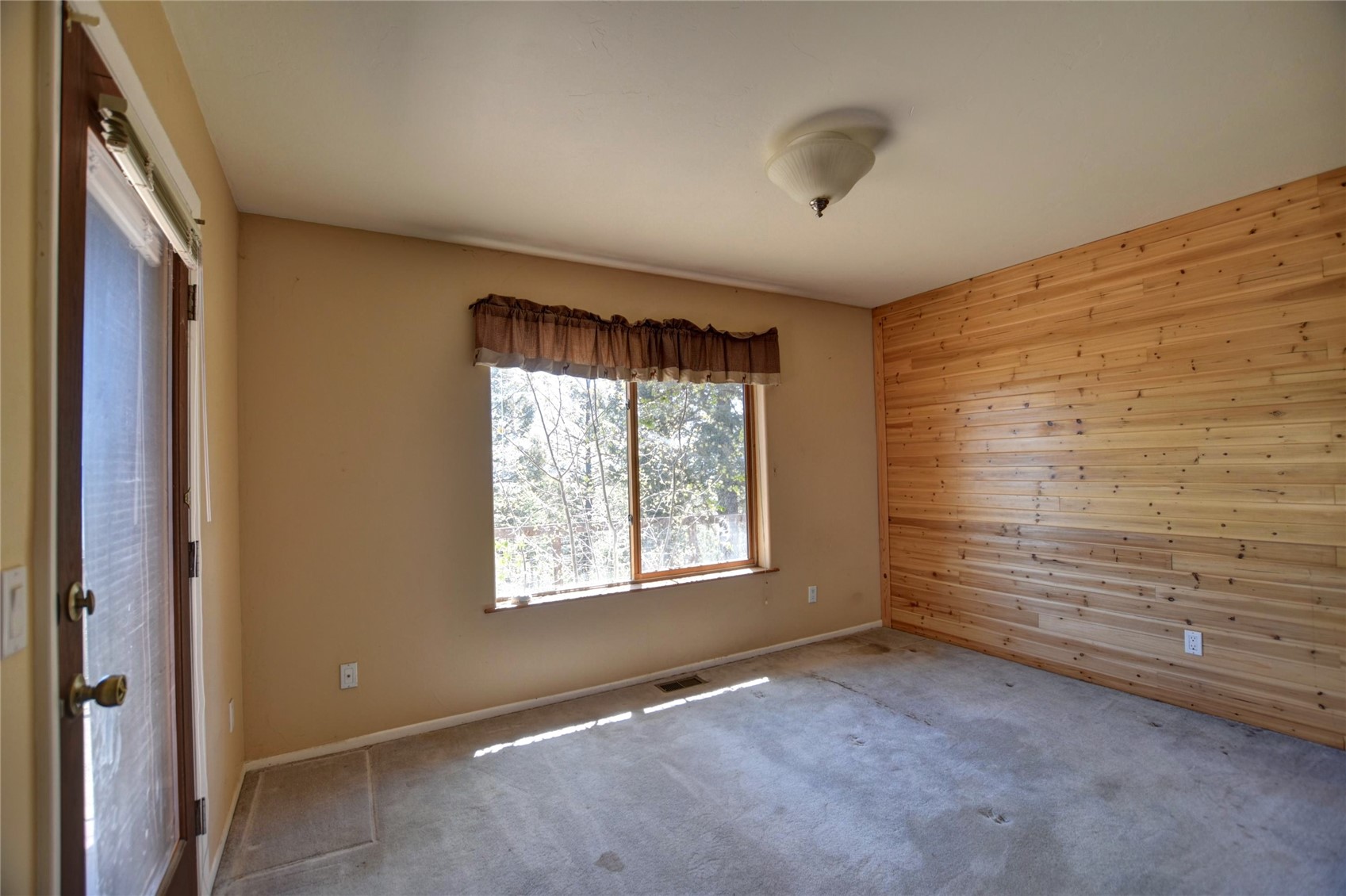 744 Santana TRAIL