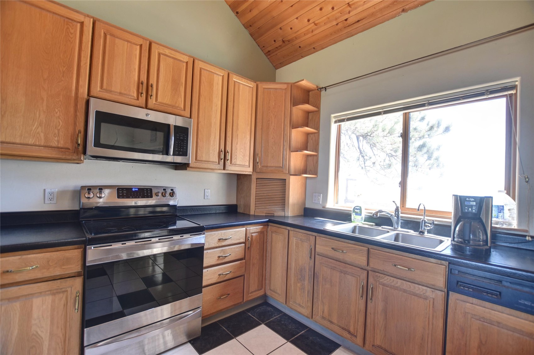 744 Santana TRAIL