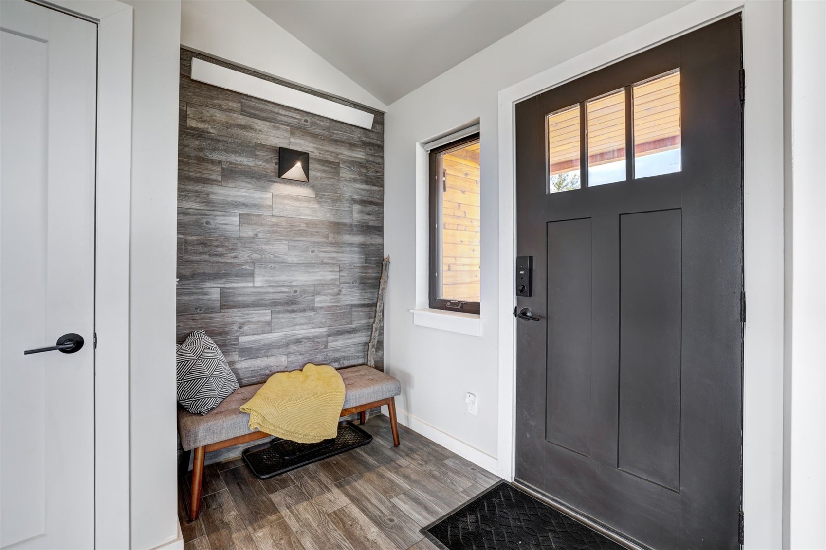 1565 Middle Fork Vista