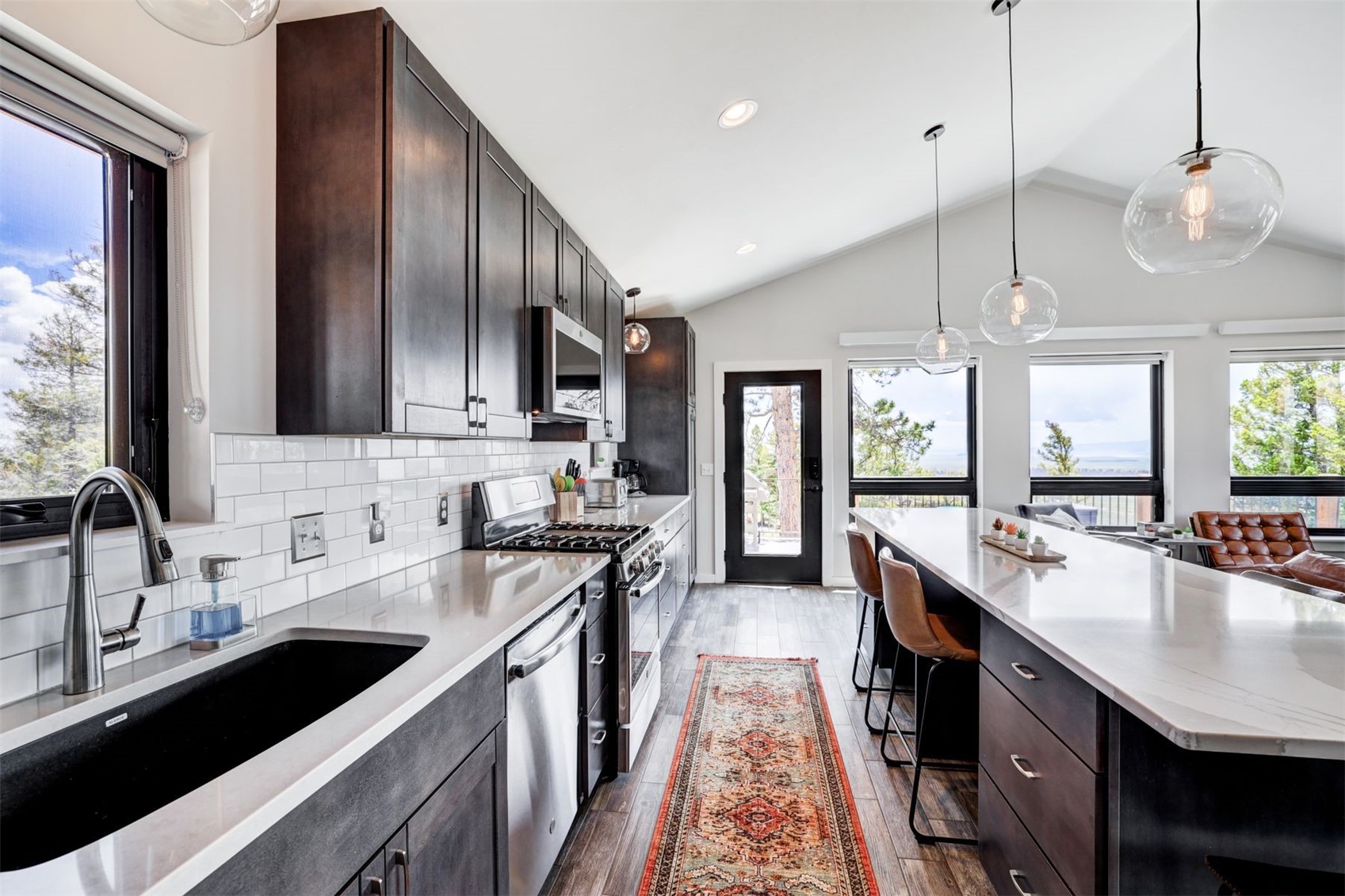 1565 Middle Fork Vista