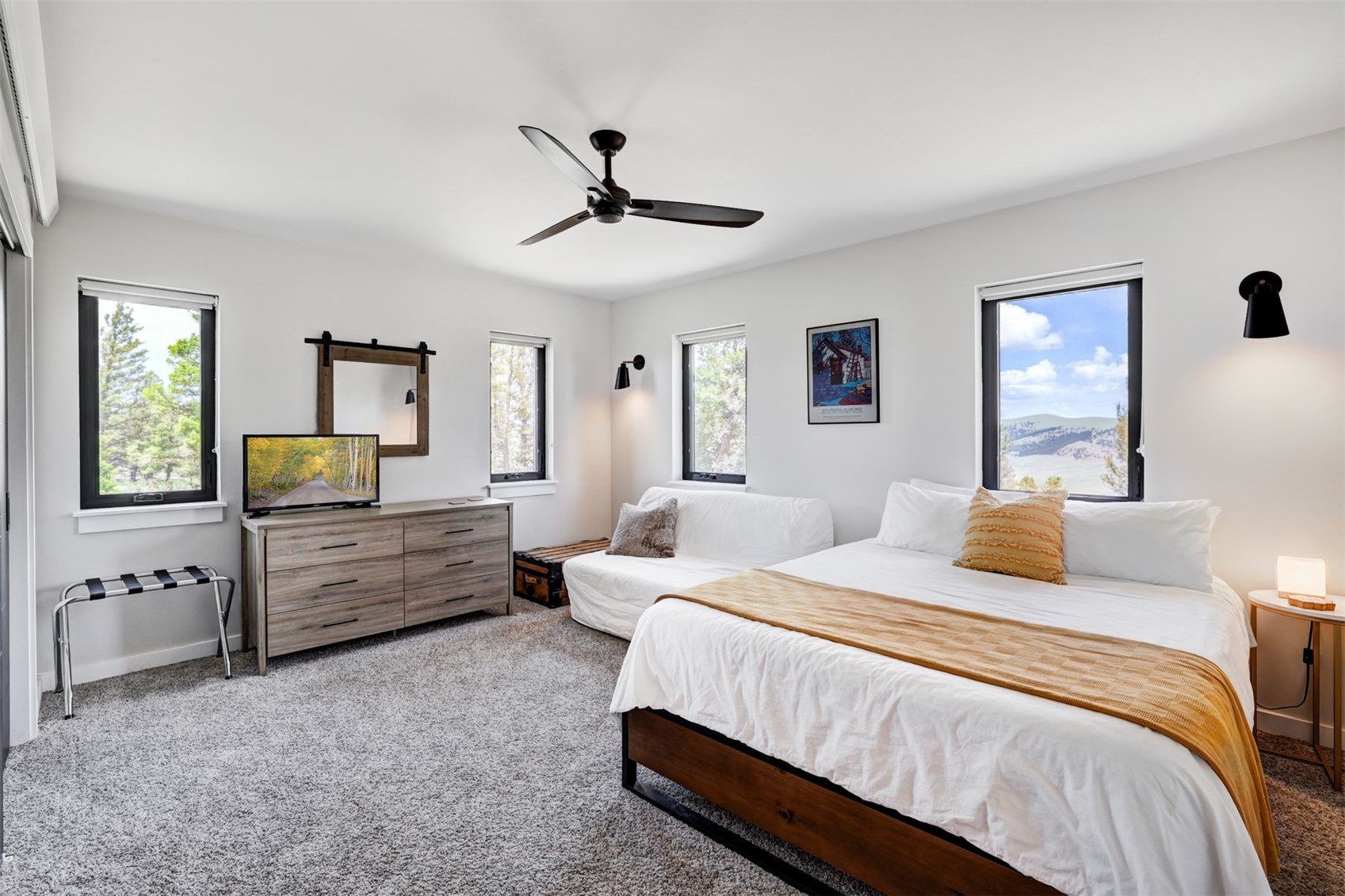 1565 Middle Fork Vista