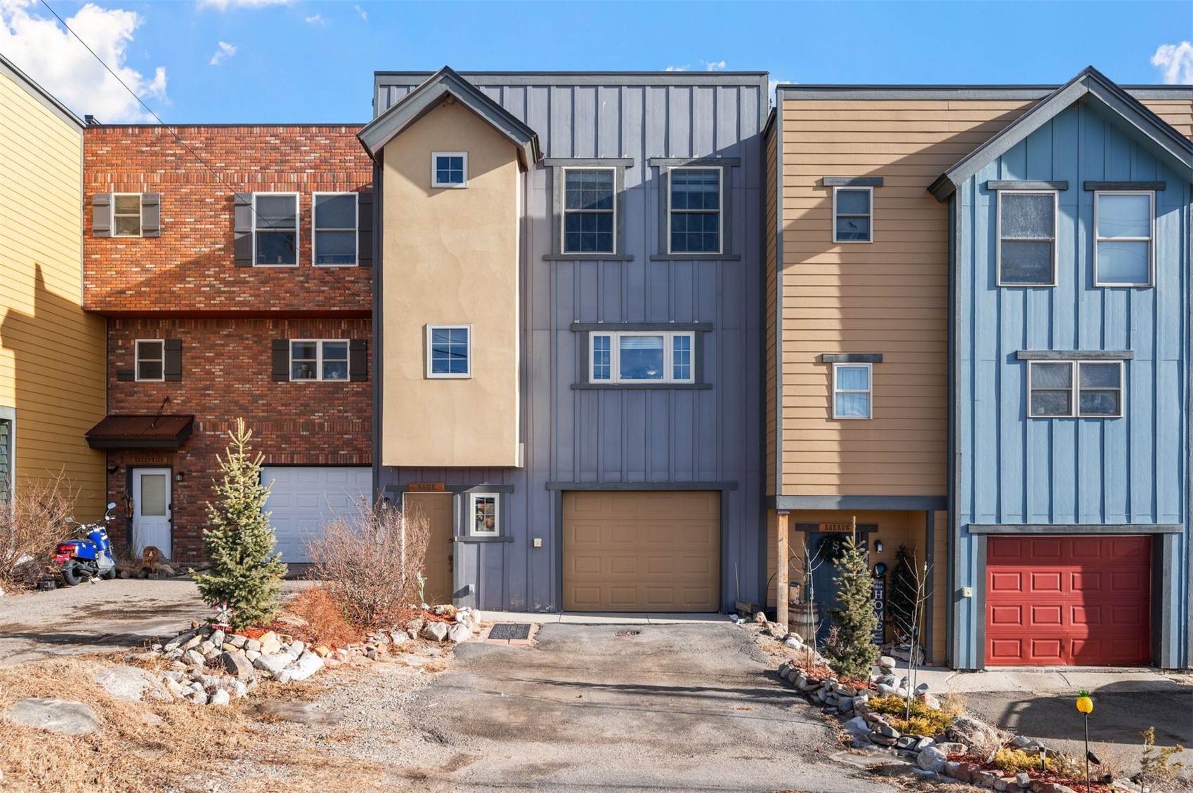 383 8th STREET 8