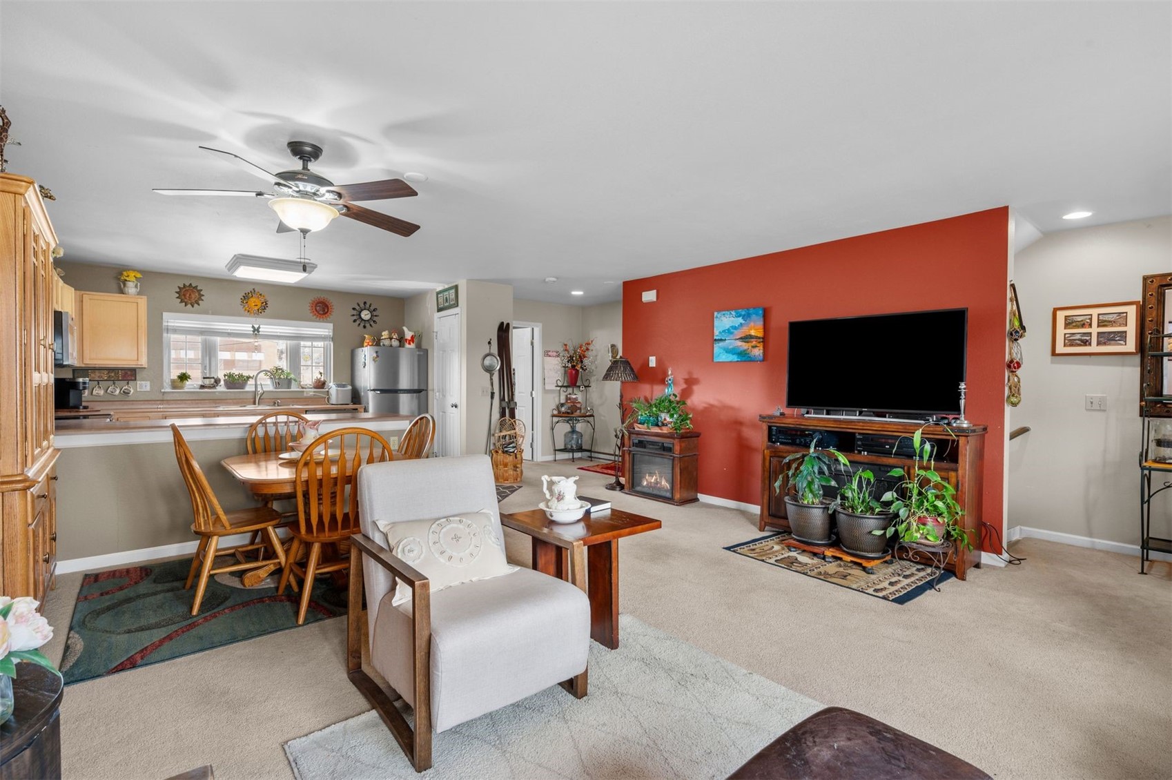 383 8th STREET 8