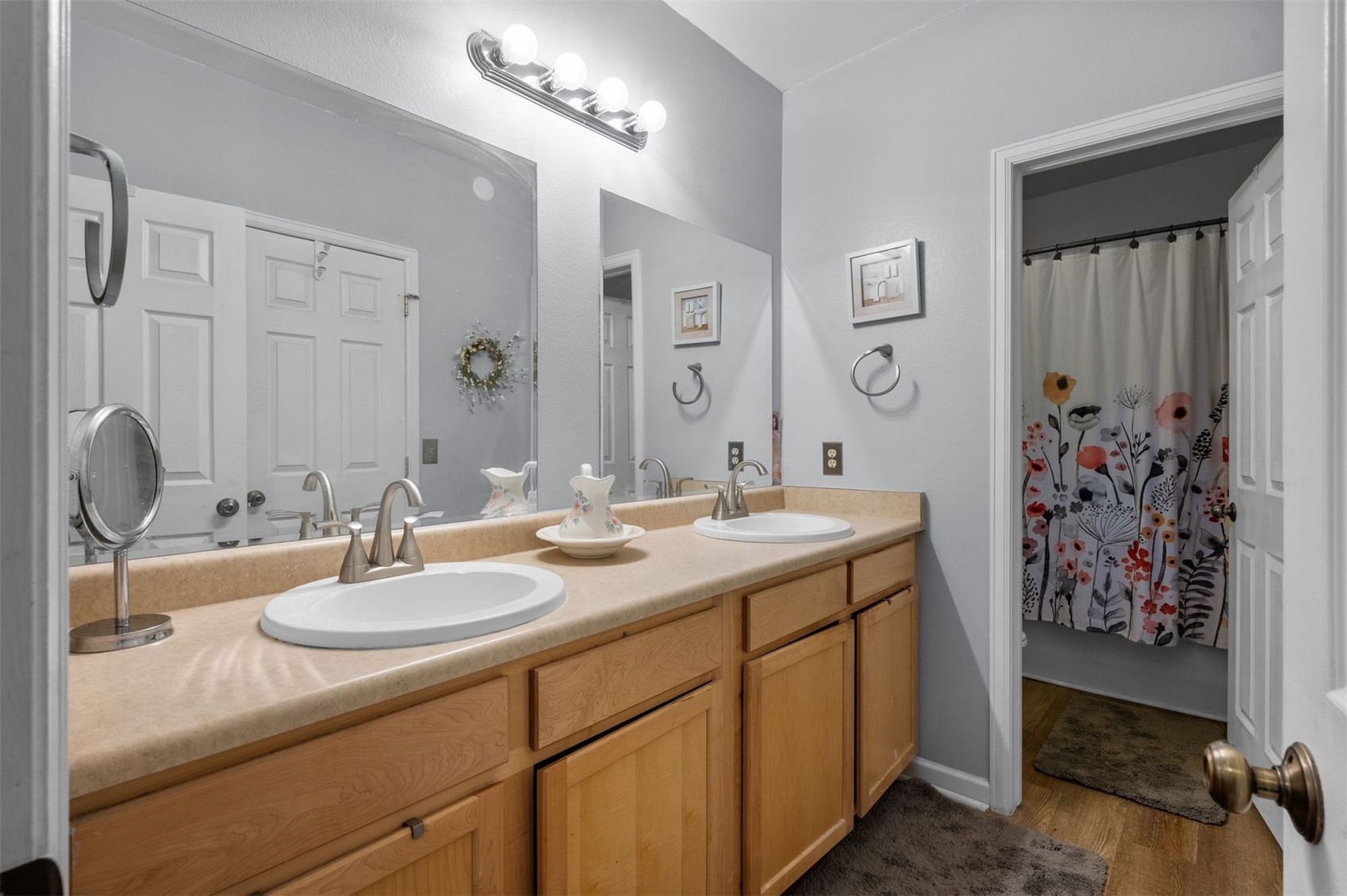 383 8th STREET 8
