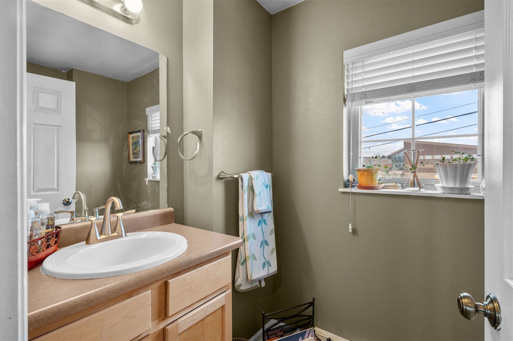 383 8th STREET 8