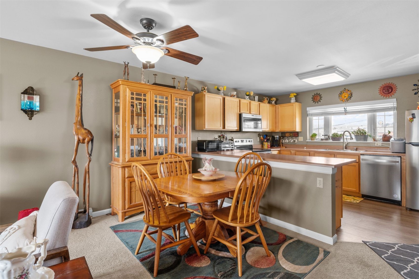 383 8th STREET 8