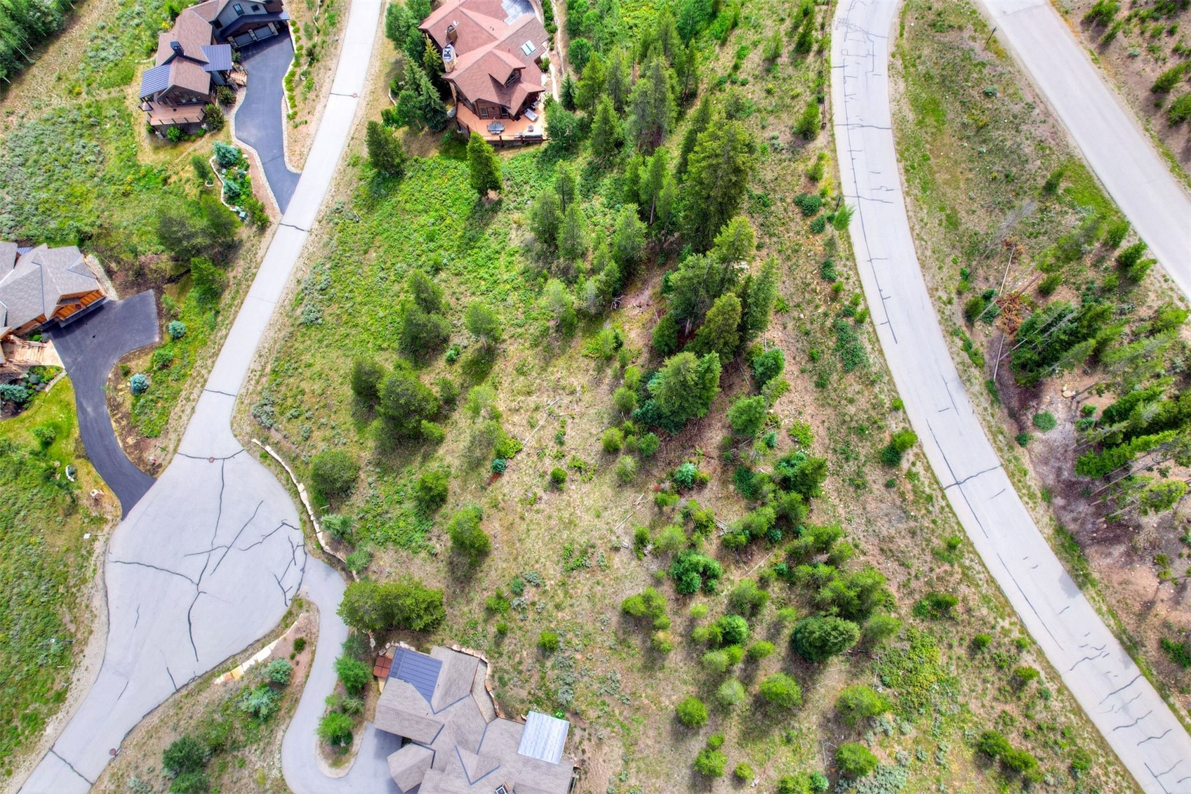 407 Lake Edge DRIVE