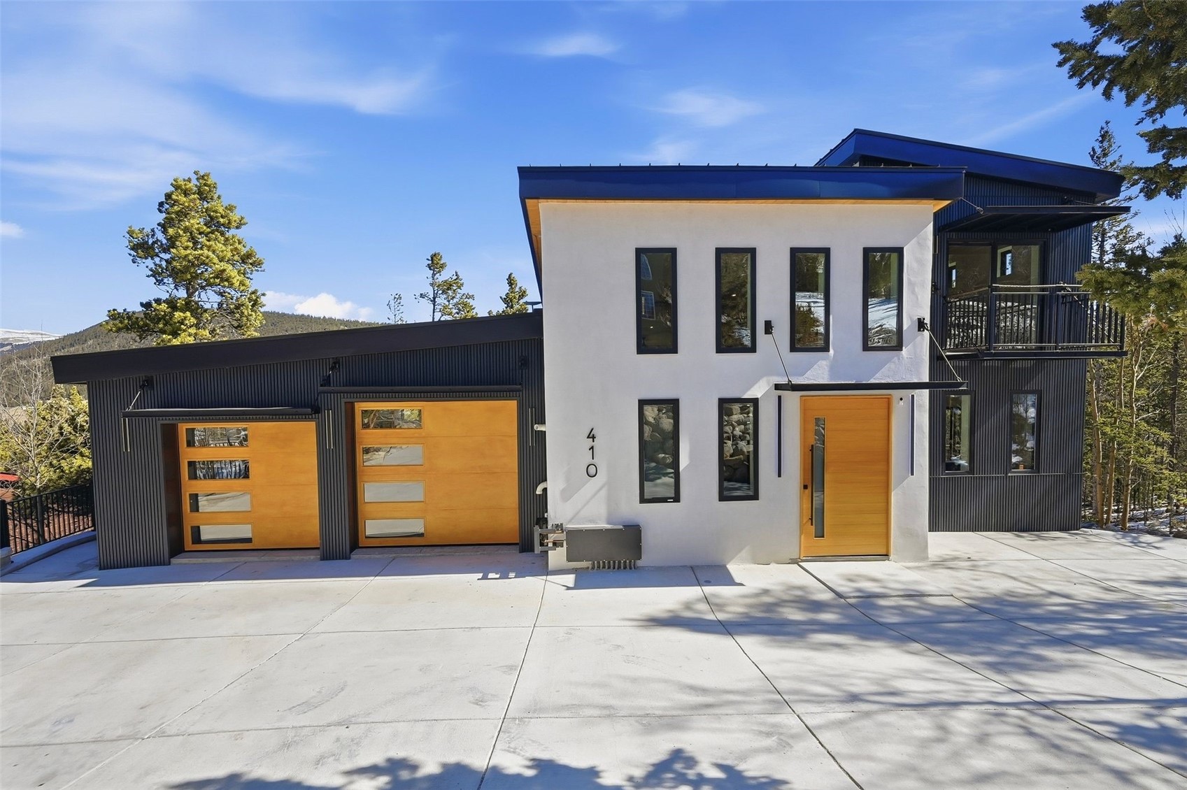 410 N Aspen STREET