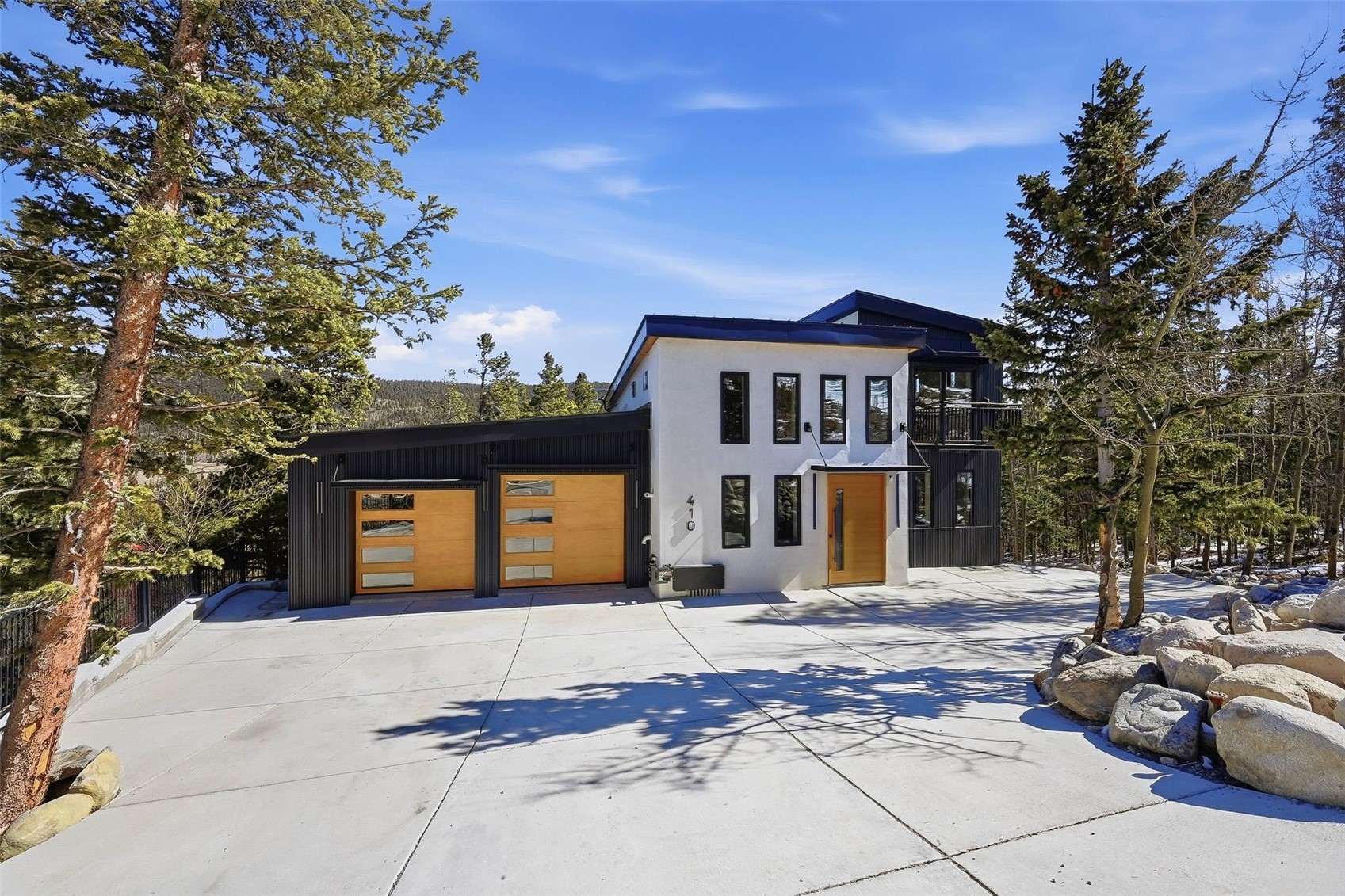 410 N Aspen STREET
