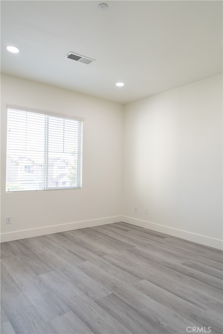 6158 N Kingsmill Court