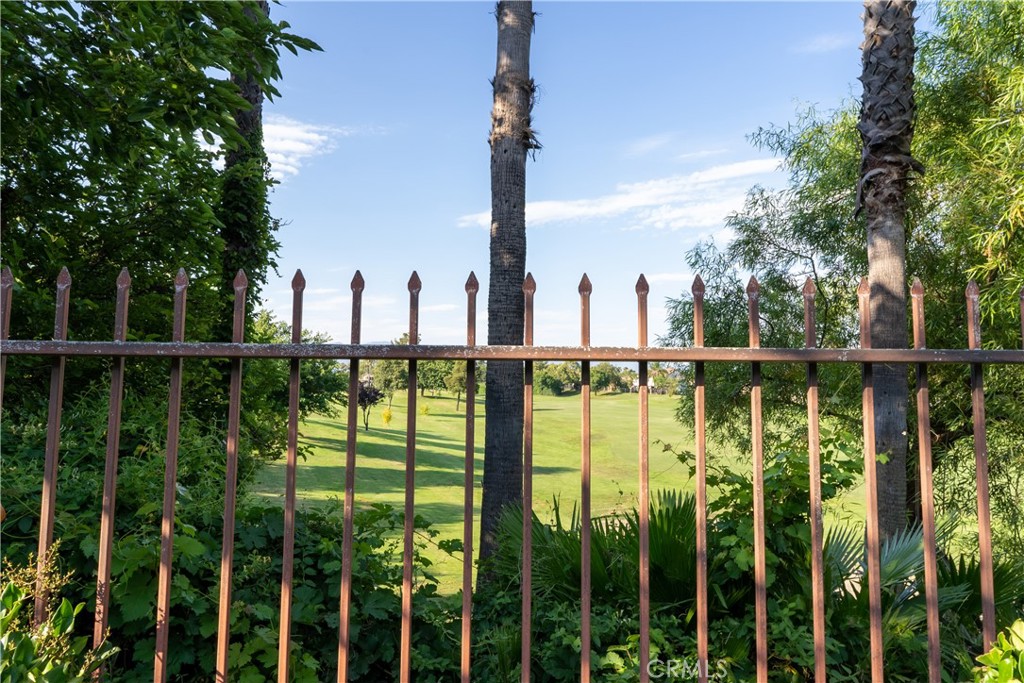 6158 N Kingsmill Court