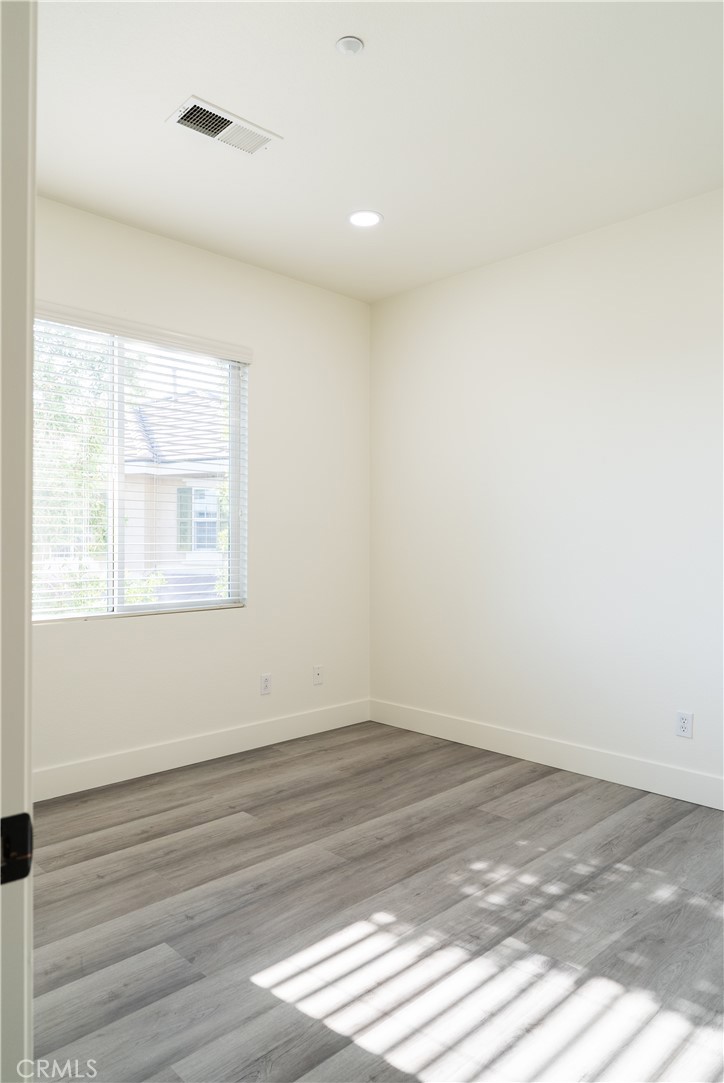 6158 N Kingsmill Court