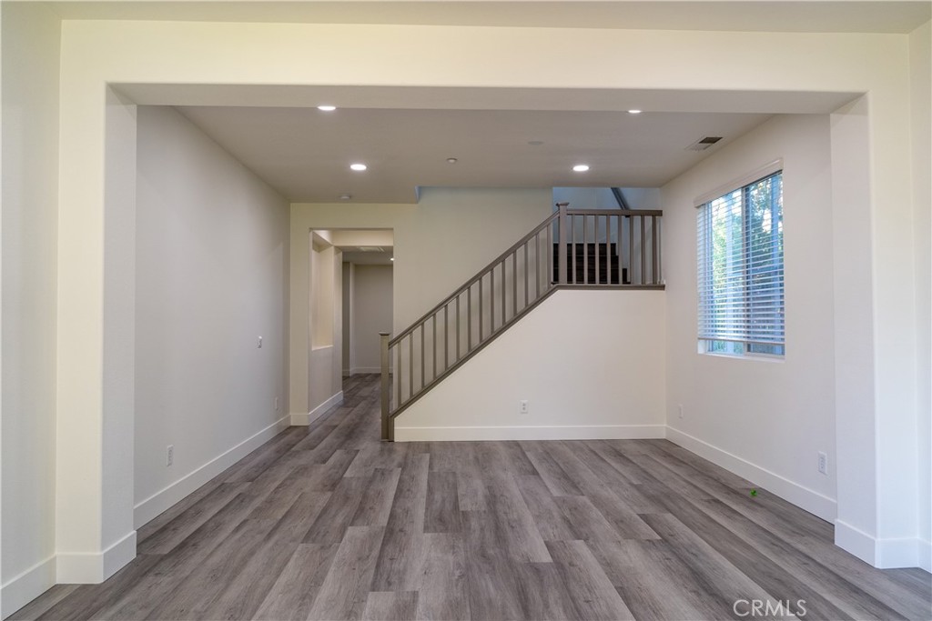 6158 N Kingsmill Court