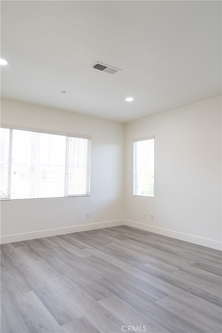 6158 N Kingsmill Court