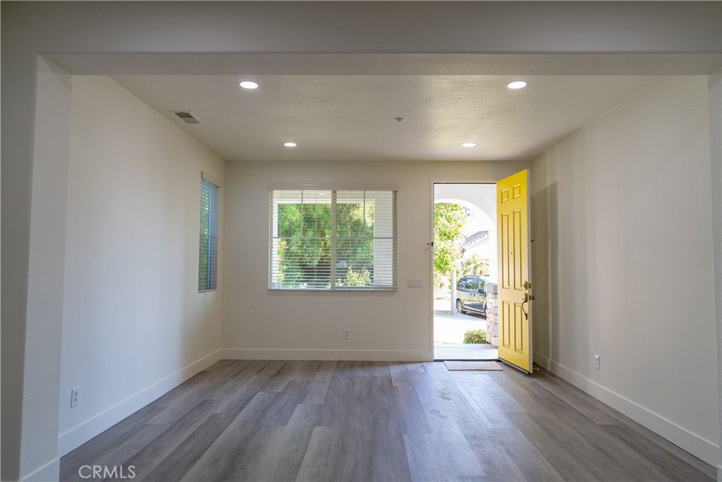 6158 N Kingsmill Court