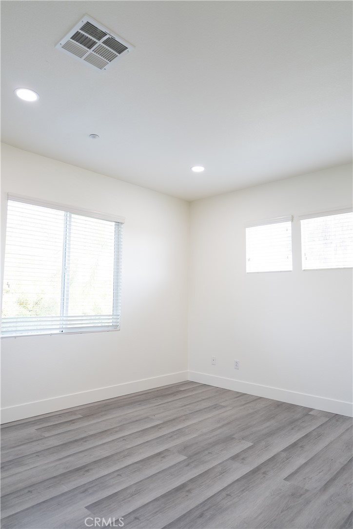 6158 N Kingsmill Court