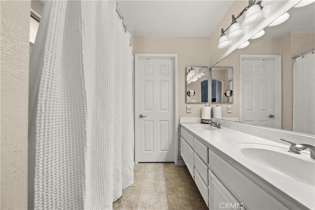 13703 Sunrise Street