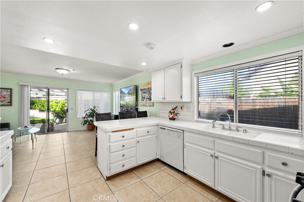 13703 Sunrise Street