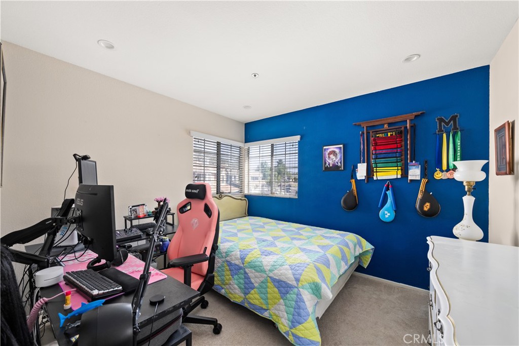 13703 Sunrise Street