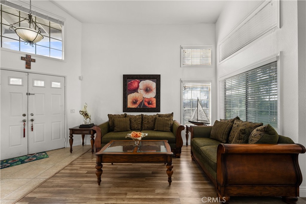 13703 Sunrise Street