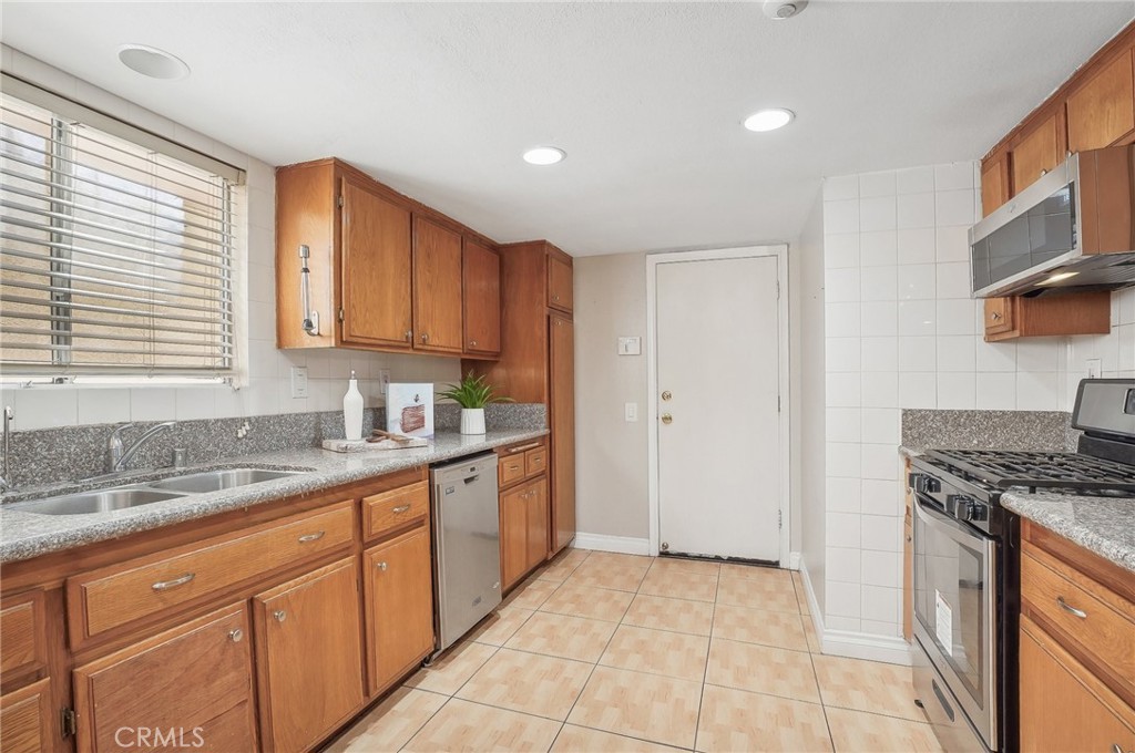 14138 Orizaba Avenue