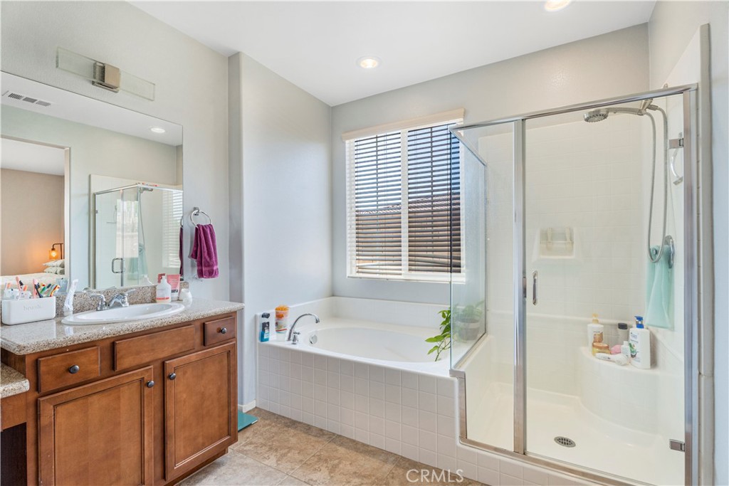 53002 Bantry Bay Street