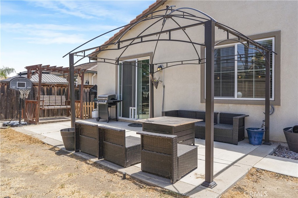 53002 Bantry Bay Street