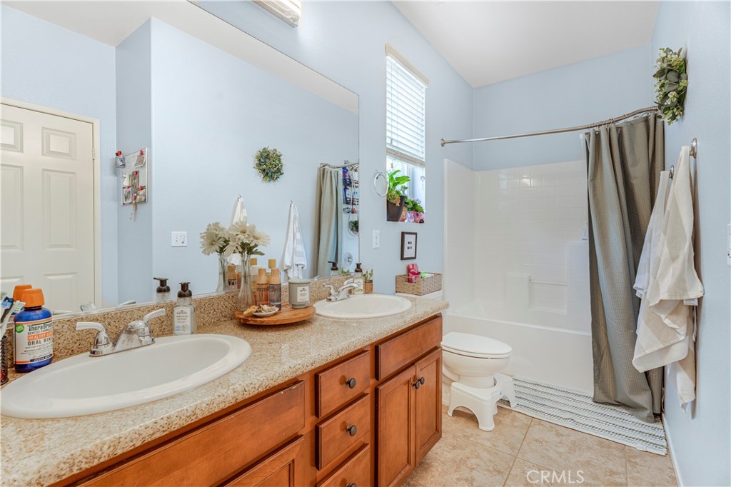 53002 Bantry Bay Street