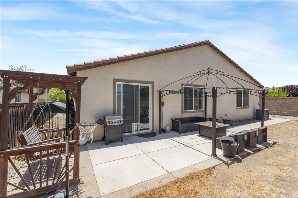 53002 Bantry Bay Street