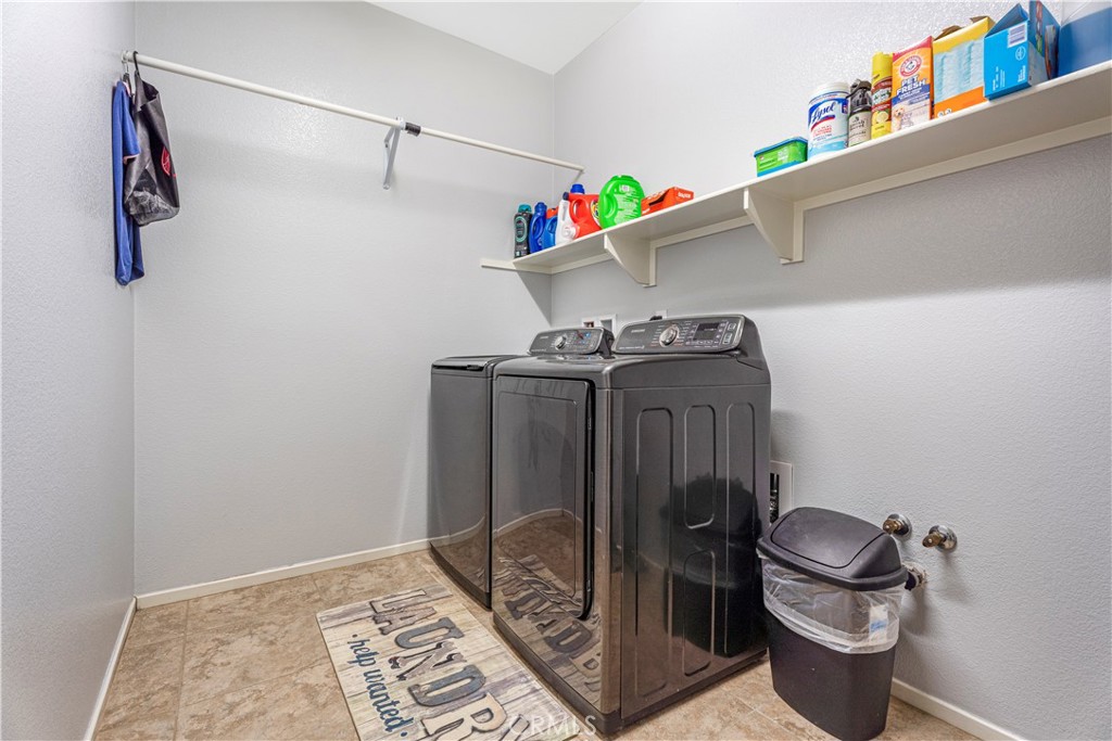 53002 Bantry Bay Street