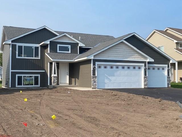 422 Bluebird Drive NW