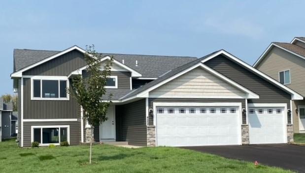 422 Bluebird Drive NW