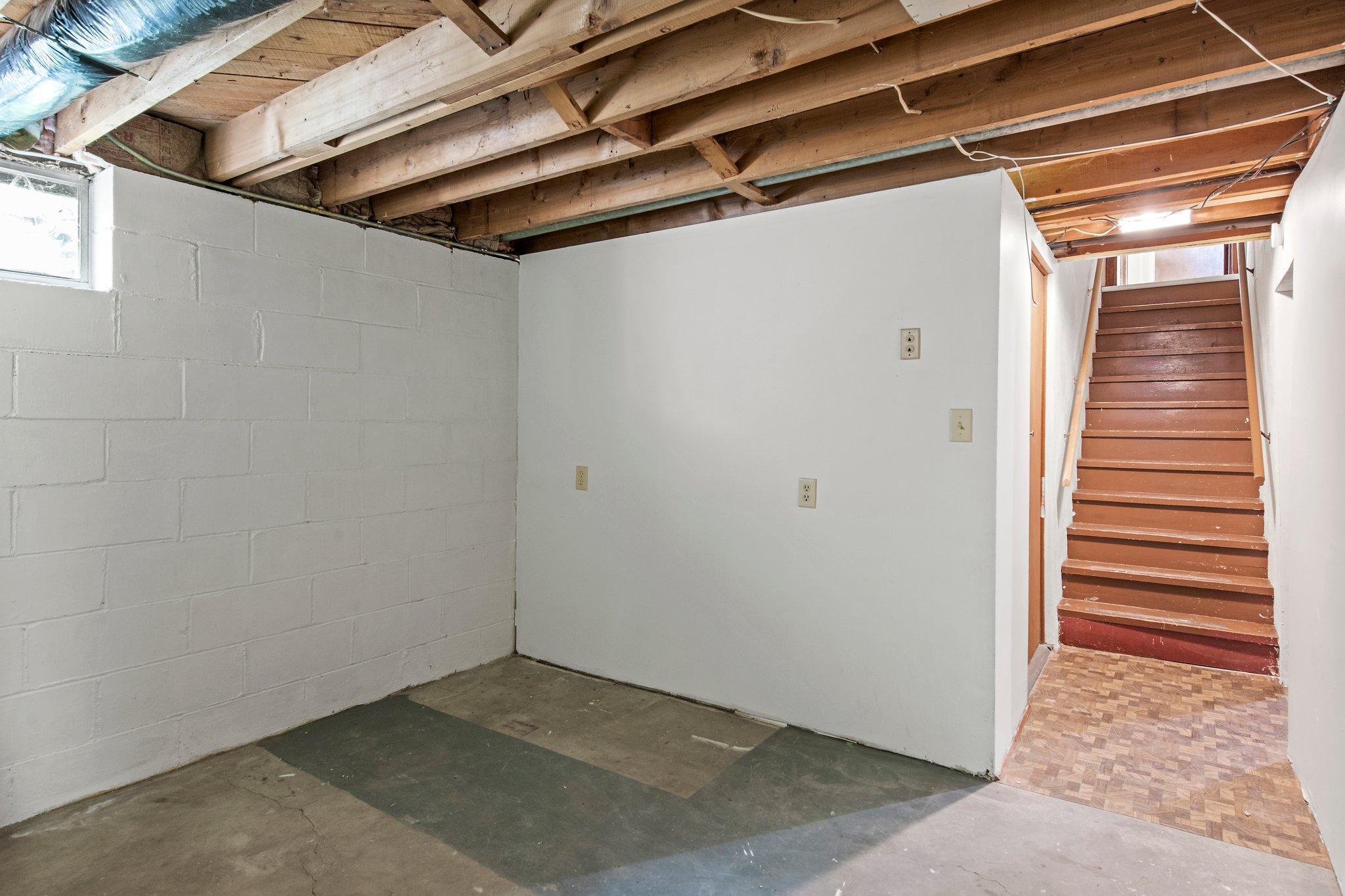 11201 Bittersweet Street NW