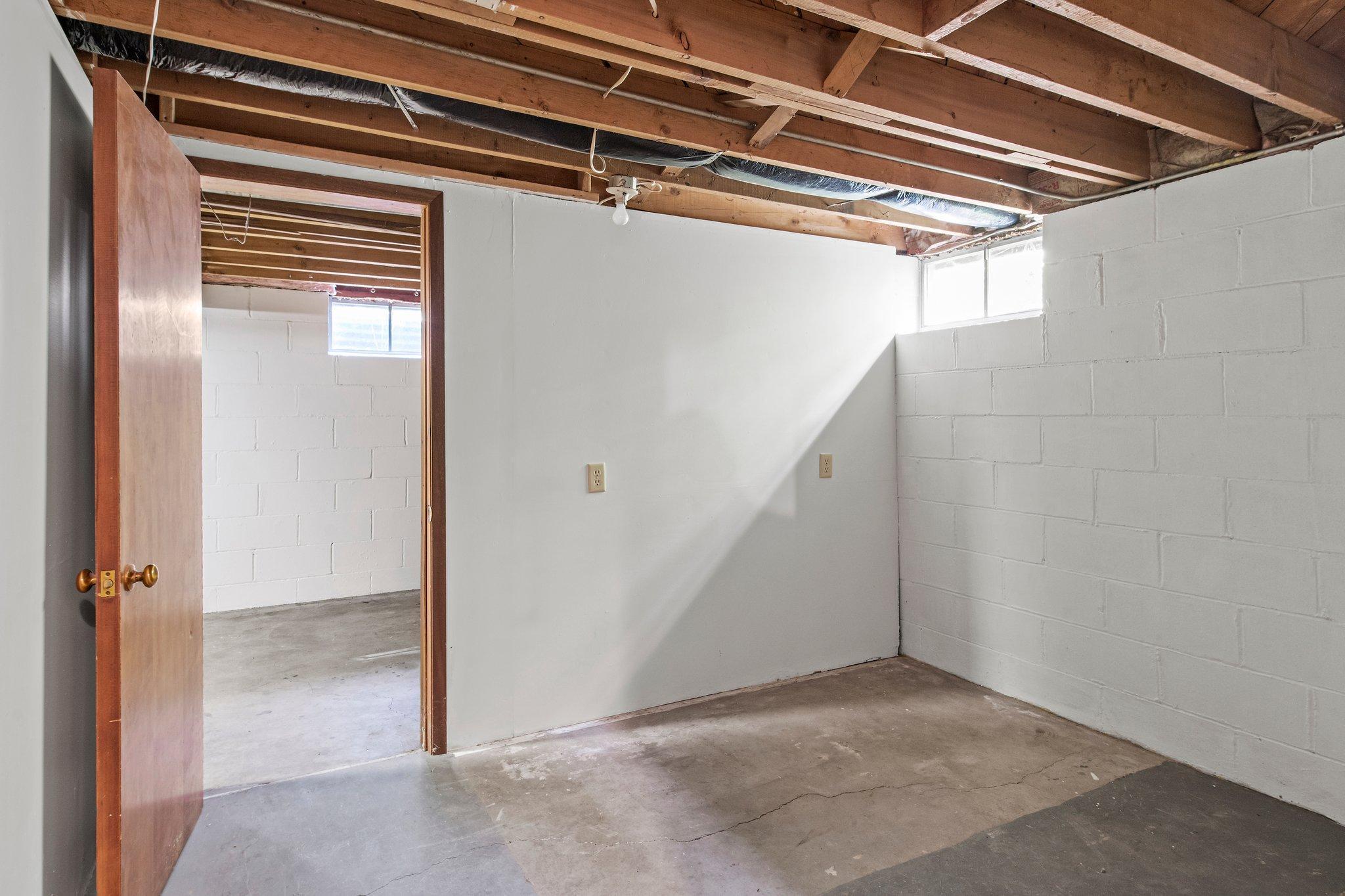 11201 Bittersweet Street NW